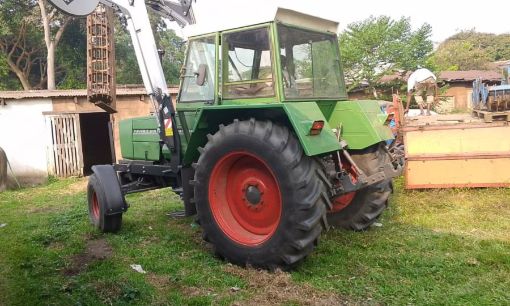 zusammengebauter Traktor