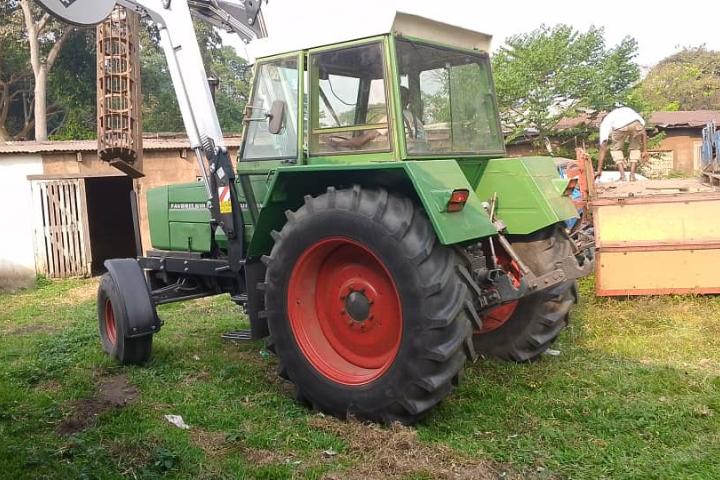 zusammengebauter Traktor