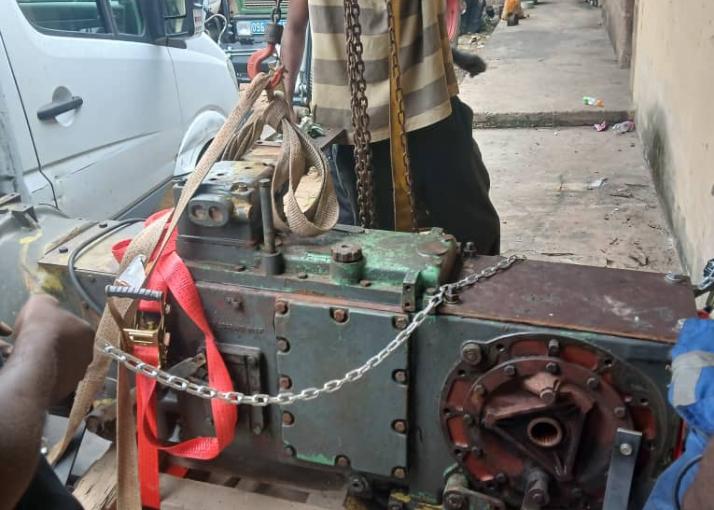 2026-04-20 Getriebe wird entladen