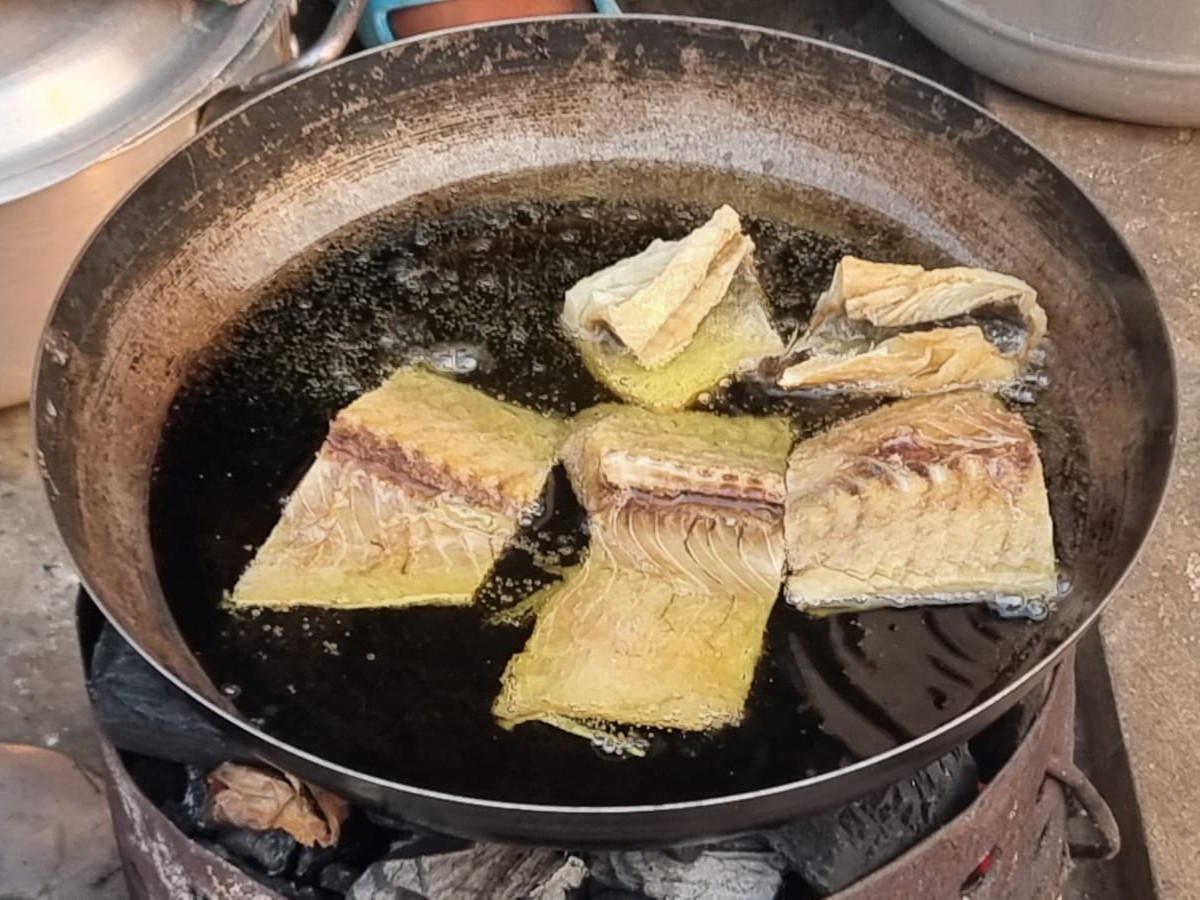 Fisch wird gebraten