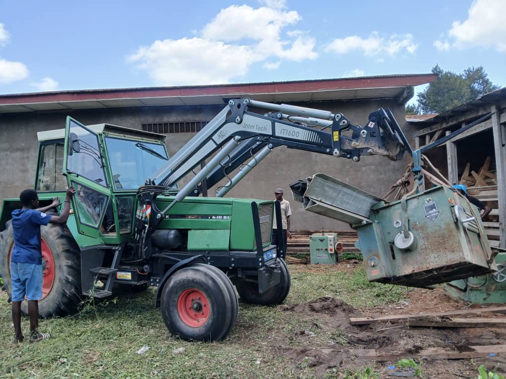 Traktor beim Verladen