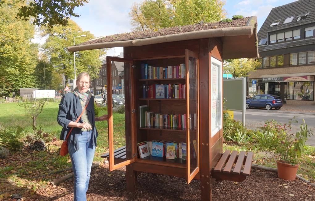 Einweihung des Büchertausch- Schranks am 3.Oktober 2022