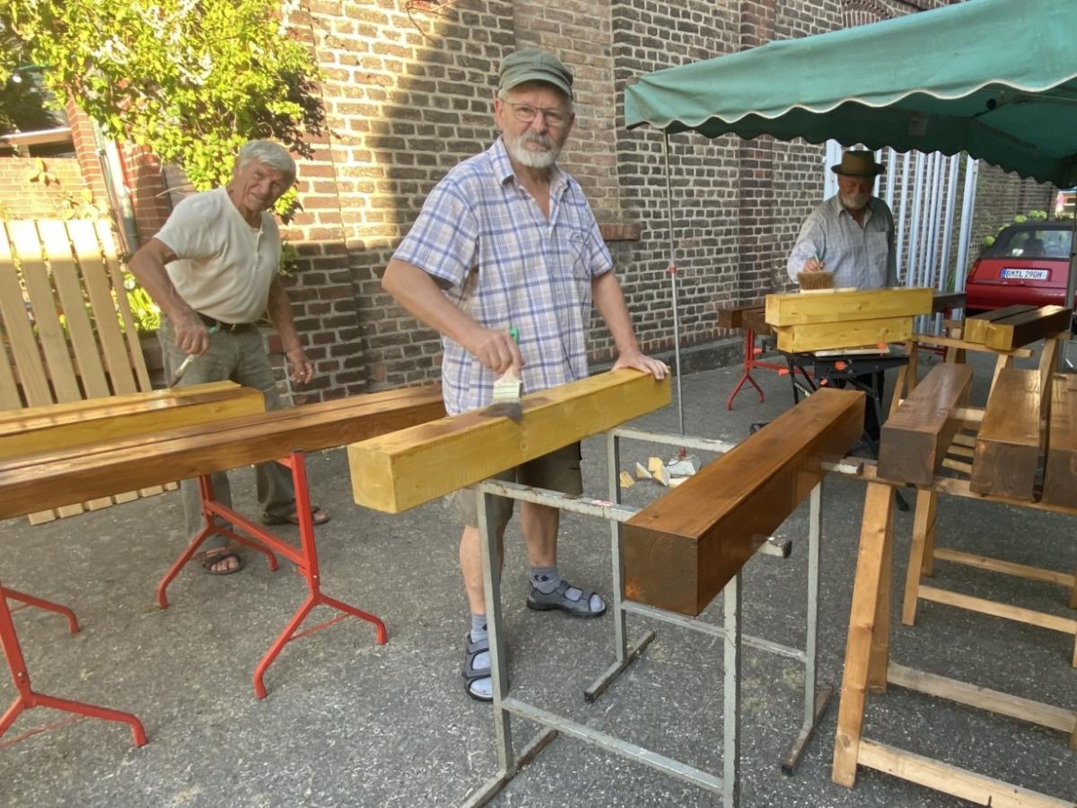 wer möchte fleißige Handwerker sehn, 1. Deckanstrich