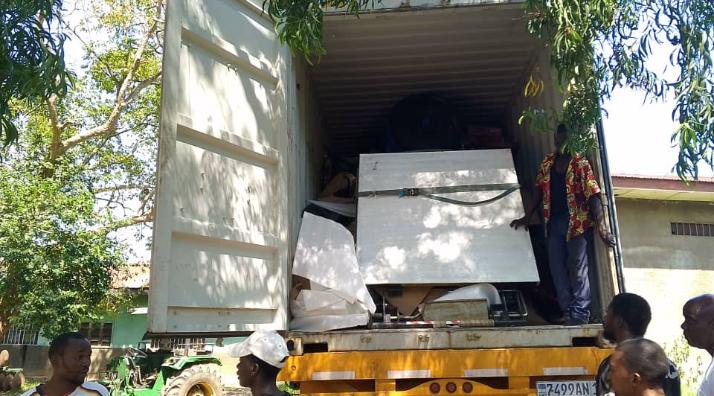 Der Container wird zum ersten Mal nach der Abreise in Erftstadt geöffnet!