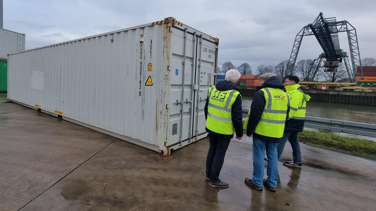 Container