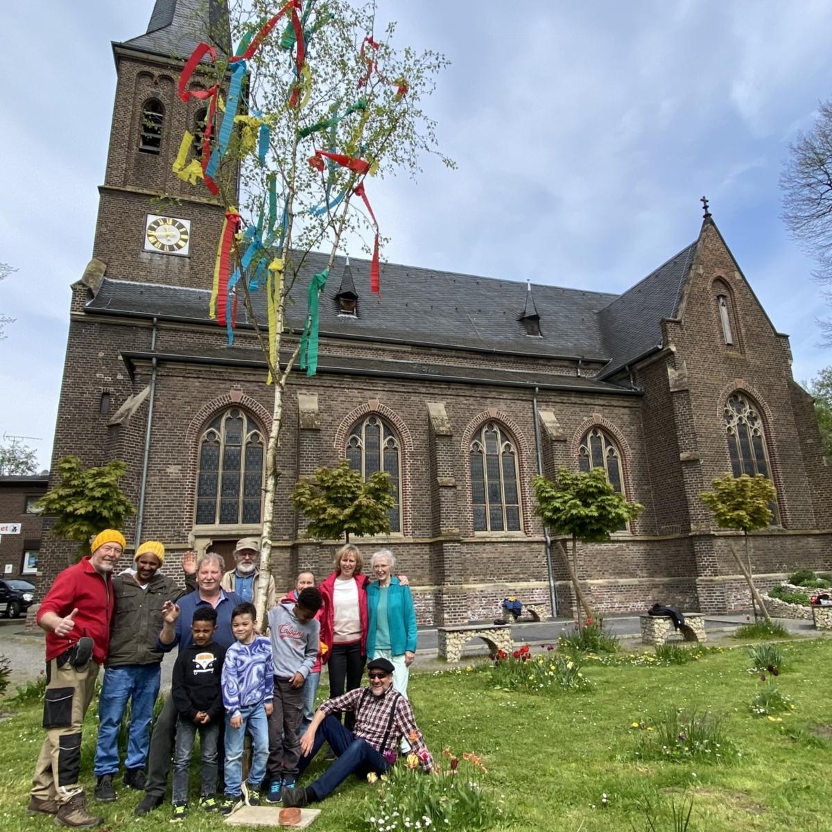 Gruppe am Baum