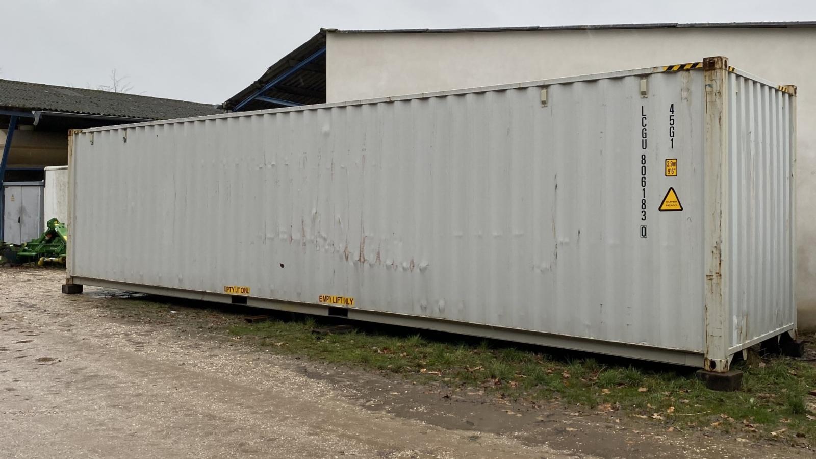 Container in der Werkstatt Winkels